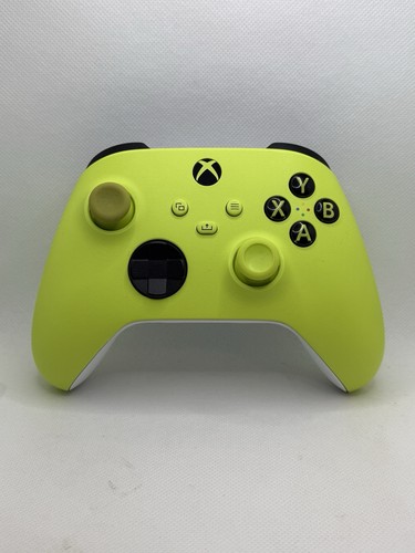 Xbox series controller - series, by